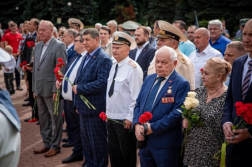 В Курске почтили память подводников, погибших на АПРК «Курск»